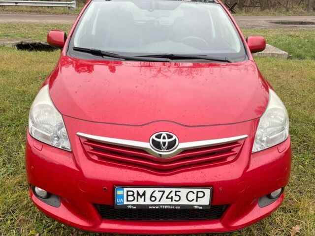 Червоний Тойота Версо, об'ємом двигуна 2 л та пробігом 225 тис. км за 8668 $, фото 1 на Automoto.ua
