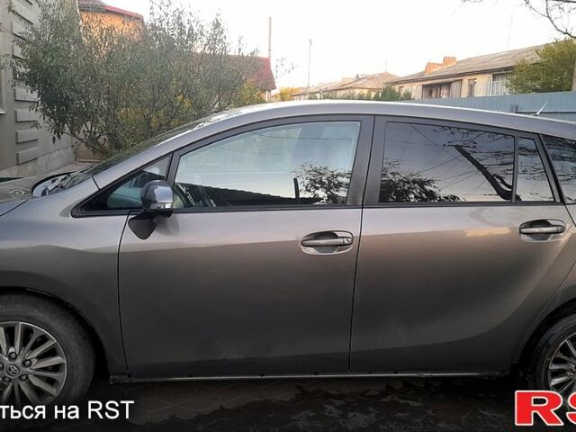 Тойота Версо, объемом двигателя 1.5 л и пробегом 167 тыс. км за 10000 $, фото 1 на Automoto.ua