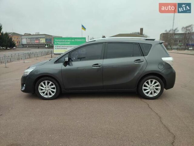 Сірий Тойота Версо, об'ємом двигуна 1.6 л та пробігом 253 тис. км за 12800 $, фото 1 на Automoto.ua