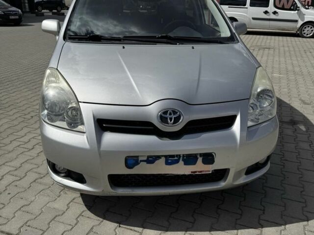 Серый Тойота Версо, объемом двигателя 2.2 л и пробегом 320 тыс. км за 4200 $, фото 1 на Automoto.ua