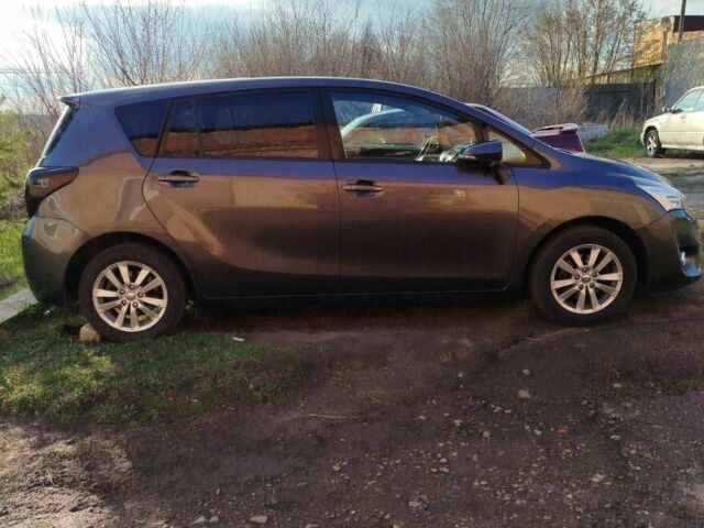 Серый Тойота Версо, объемом двигателя 1.6 л и пробегом 244 тыс. км за 11500 $, фото 1 на Automoto.ua