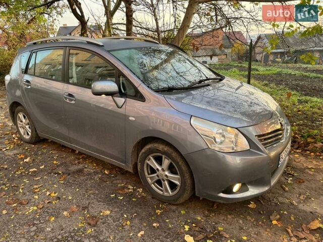 Синий Тойота Версо, объемом двигателя 2 л и пробегом 240 тыс. км за 7500 $, фото 1 на Automoto.ua