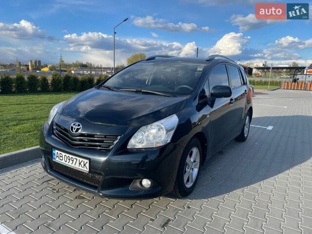 Синий Тойота Версо, объемом двигателя 2 л и пробегом 265 тыс. км за 8150 $, фото 1 на Automoto.ua