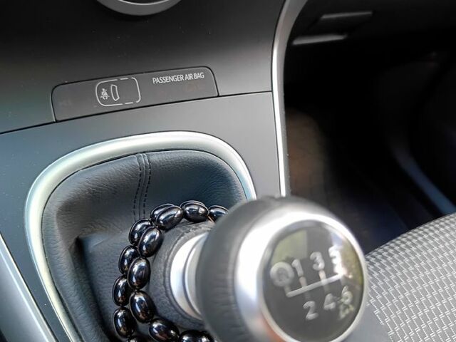 Синій Тойота Версо, об'ємом двигуна 1.6 л та пробігом 123 тис. км за 11000 $, фото 1 на Automoto.ua