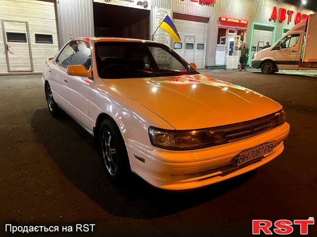 Белый Тойота Виста, объемом двигателя 2 л и пробегом 222 тыс. км за 1999 $, фото 1 на Automoto.ua