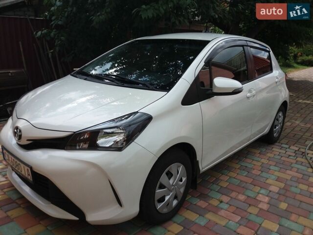 Білий Тойота Вітз, об'ємом двигуна 1 л та пробігом 33 тис. км за 8900 $, фото 1 на Automoto.ua