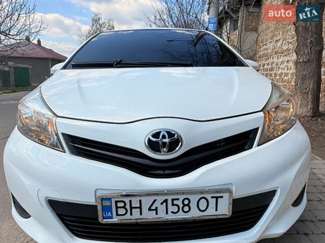 Белый Тойота Ярис, объемом двигателя 1.5 л и пробегом 153 тыс. км за 8900 $, фото 1 на Automoto.ua