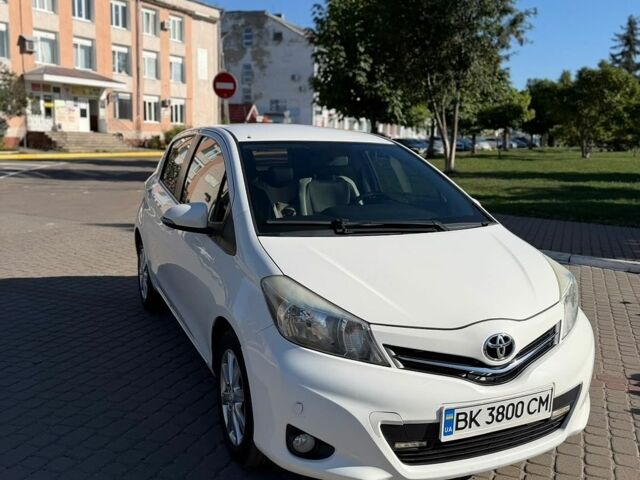 Белый Тойота Ярис, объемом двигателя 1.4 л и пробегом 167 тыс. км за 9500 $, фото 1 на Automoto.ua