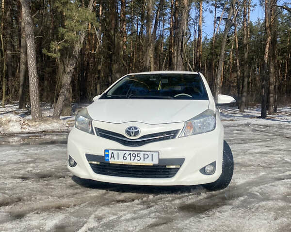 Белый Тойота Ярис, объемом двигателя 1.33 л и пробегом 194 тыс. км за 7900 $, фото 1 на Automoto.ua