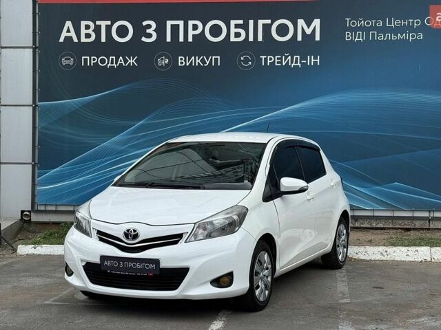 Білий Тойота Яріс, об'ємом двигуна 1.5 л та пробігом 148 тис. км за 7059 $, фото 1 на Automoto.ua