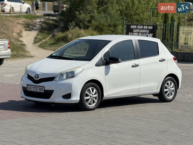 Белый Тойота Ярис, объемом двигателя 1 л и пробегом 163 тыс. км за 6900 $, фото 1 на Automoto.ua