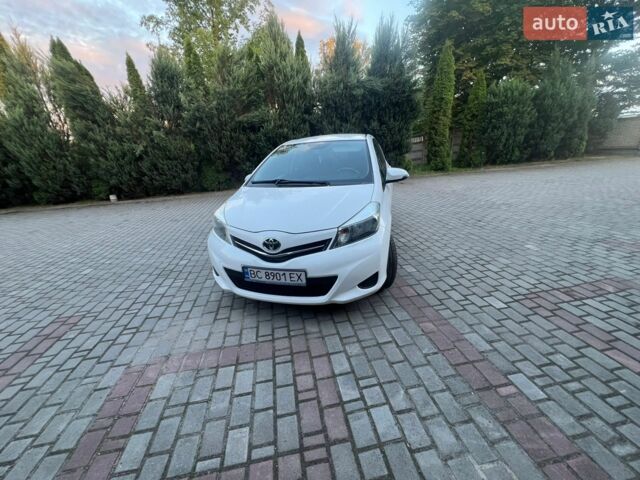Білий Тойота Яріс, об'ємом двигуна 1 л та пробігом 220 тис. км за 7000 $, фото 1 на Automoto.ua