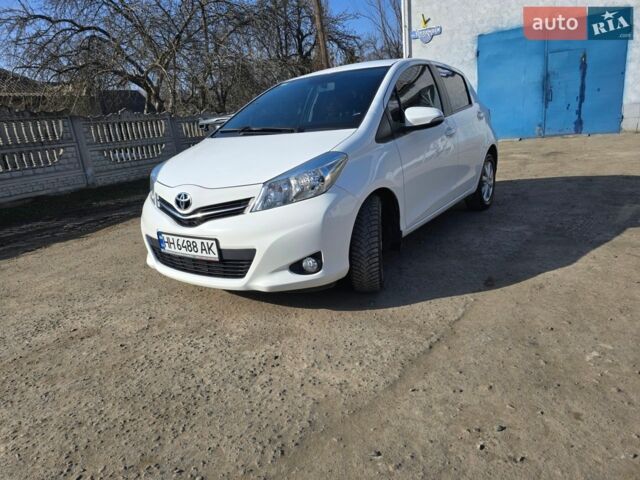 Белый Тойота Ярис, объемом двигателя 1.3 л и пробегом 157 тыс. км за 10950 $, фото 1 на Automoto.ua