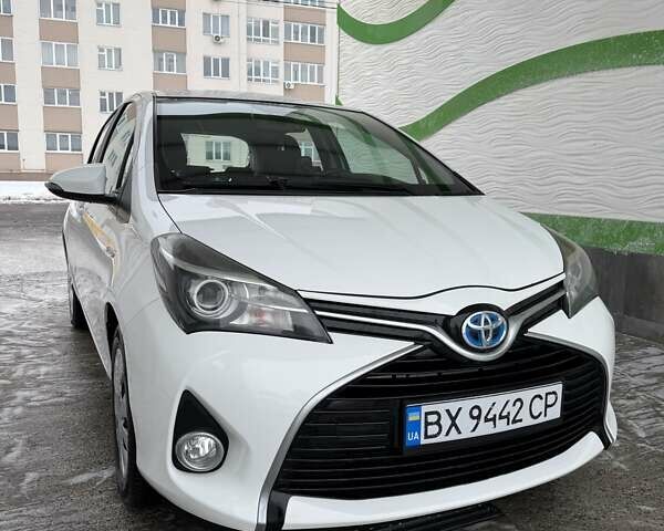 Белый Тойота Ярис, объемом двигателя 1.5 л и пробегом 158 тыс. км за 13600 $, фото 1 на Automoto.ua