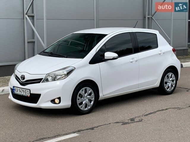 Белый Тойота Ярис, объемом двигателя 1.3 л и пробегом 150 тыс. км за 11200 $, фото 1 на Automoto.ua