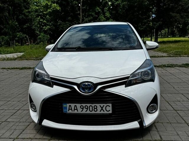 Белый Тойота Ярис, объемом двигателя 1.5 л и пробегом 149 тыс. км за 11200 $, фото 1 на Automoto.ua