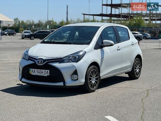 Белый Тойота Ярис, объемом двигателя 1.3 л и пробегом 127 тыс. км за 11500 $, фото 1 на Automoto.ua