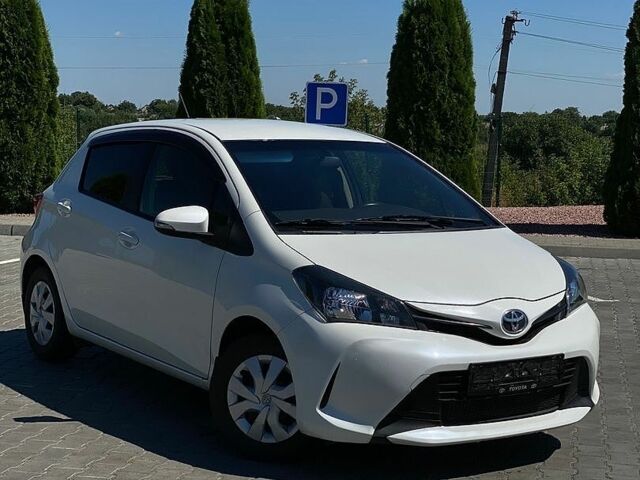 Белый Тойота Ярис, объемом двигателя 1 л и пробегом 33 тыс. км за 8900 $, фото 1 на Automoto.ua