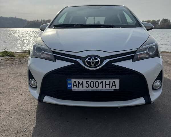 Білий Тойота Яріс, об'ємом двигуна 1.33 л та пробігом 125 тис. км за 12500 $, фото 1 на Automoto.ua