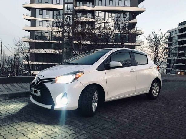 Білий Тойота Яріс, об'ємом двигуна 1.5 л та пробігом 35 тис. км за 12900 $, фото 1 на Automoto.ua