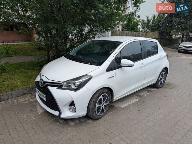 Белый Тойота Ярис, объемом двигателя 1.5 л и пробегом 228 тыс. км за 10500 $, фото 1 на Automoto.ua