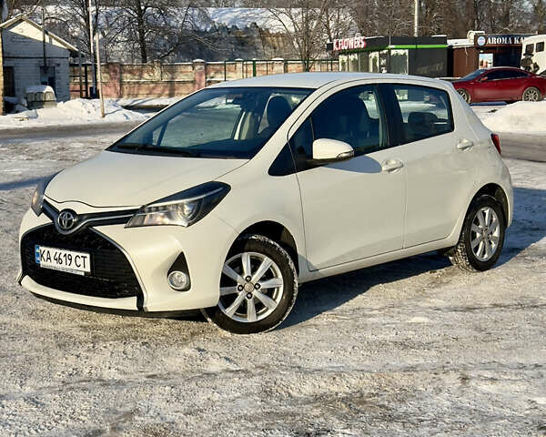 Білий Тойота Яріс, об'ємом двигуна 1.33 л та пробігом 78 тис. км за 12900 $, фото 1 на Automoto.ua