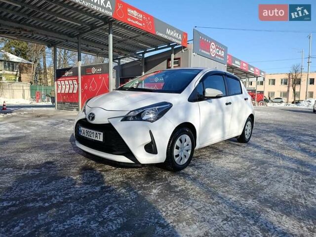 Білий Тойота Яріс, об'ємом двигуна 1 л та пробігом 59 тис. км за 9900 $, фото 1 на Automoto.ua
