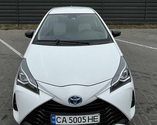 Білий Тойота Яріс, об'ємом двигуна 1.5 л та пробігом 130 тис. км за 16900 $, фото 1 на Automoto.ua