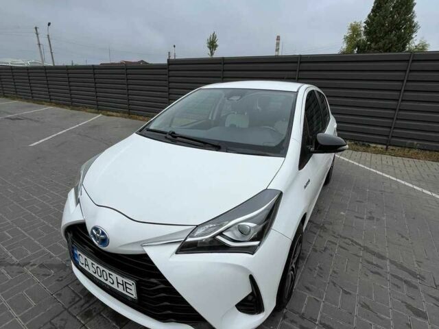 Белый Тойота Ярис, объемом двигателя 1.5 л и пробегом 130 тыс. км за 16900 $, фото 1 на Automoto.ua