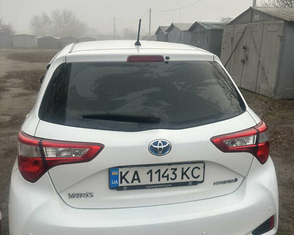 Белый Тойота Ярис, объемом двигателя 1.49 л и пробегом 72 тыс. км за 16000 $, фото 1 на Automoto.ua