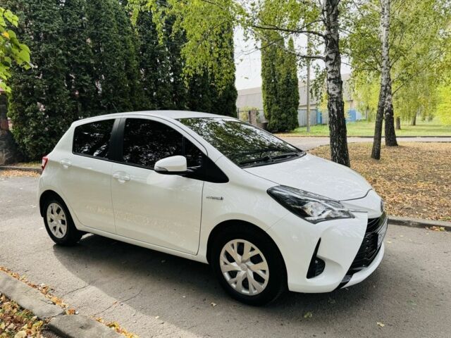 Белый Тойота Ярис, объемом двигателя 1.5 л и пробегом 23 тыс. км за 14700 $, фото 1 на Automoto.ua