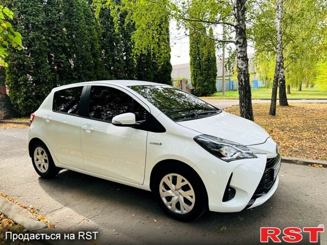 Тойота Яріс 2020 у Лохвице на Automoto.ua Білий Тойота Яріс, об'ємом двигуна 1.5 л та пробігом 23 тис. км за 16500 $, фото 1 на Automoto.ua
