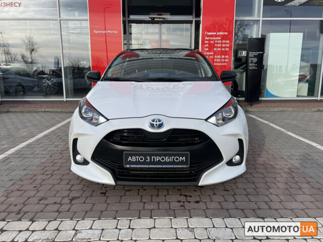 Білий Тойота Яріс, об'ємом двигуна 1.5 л та пробігом 74 тис. км за 18341 $, фото 1 на Automoto.ua