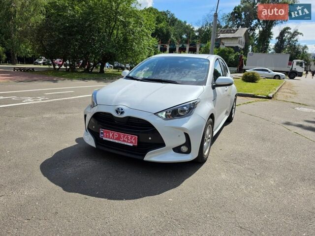 Белый Тойота Ярис, объемом двигателя 1.5 л и пробегом 45 тыс. км за 12500 $, фото 1 на Automoto.ua