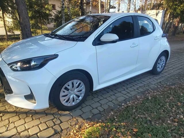 Белый Тойота Ярис, объемом двигателя 1.5 л и пробегом 17 тыс. км за 21000 $, фото 1 на Automoto.ua