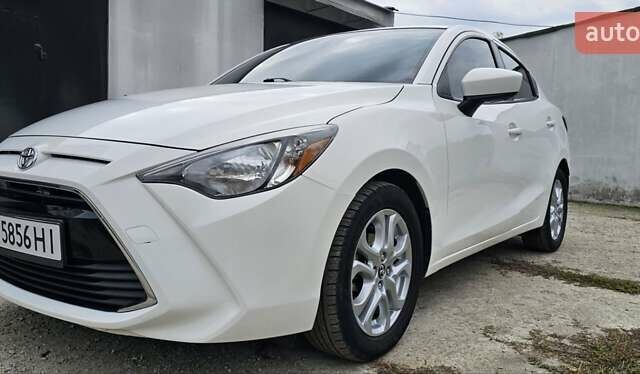 Тойота Яріс 2017 у Кропивницькому (Кіровограді) на Automoto.ua Білий Тойота Яріс, об'ємом двигуна 1.5 л та пробігом 140 тис. км за 11800 $, фото 1 на Automoto.ua