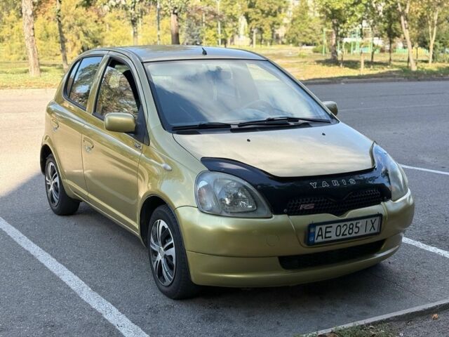 Бежевый Тойота Ярис, объемом двигателя 1 л и пробегом 299 тыс. км за 2561 $, фото 1 на Automoto.ua