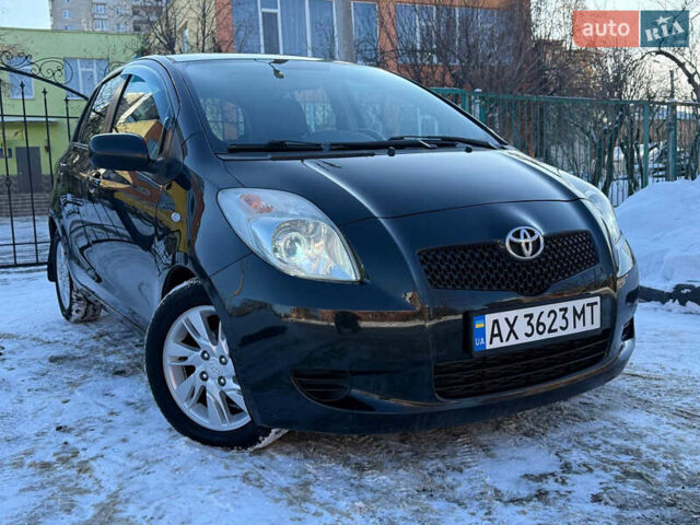 Черный Тойота Ярис, объемом двигателя 1.3 л и пробегом 136 тыс. км за 5800 $, фото 1 на Automoto.ua