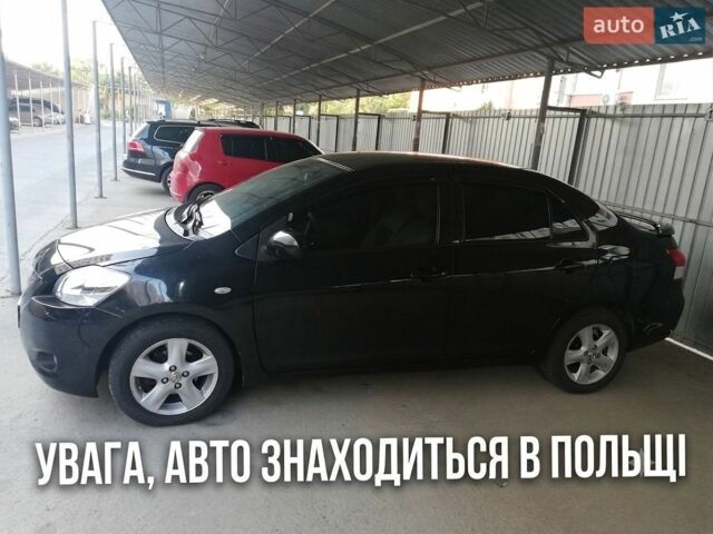 Черный Тойота Ярис, объемом двигателя 1.5 л и пробегом 143 тыс. км за 5500 $, фото 1 на Automoto.ua