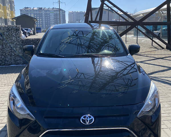 Чорний Тойота Яріс, об'ємом двигуна 1.5 л та пробігом 80 тис. км за 12300 $, фото 1 на Automoto.ua