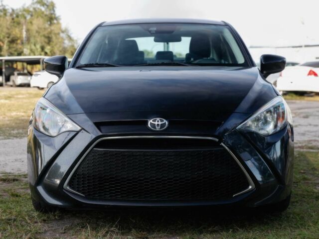 Чорний Тойота Яріс, об'ємом двигуна 1.5 л та пробігом 49 тис. км за 8000 $, фото 1 на Automoto.ua