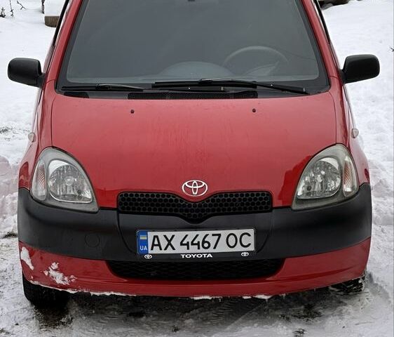 Красный Тойота Ярис, объемом двигателя 1 л и пробегом 310 тыс. км за 2950 $, фото 1 на Automoto.ua