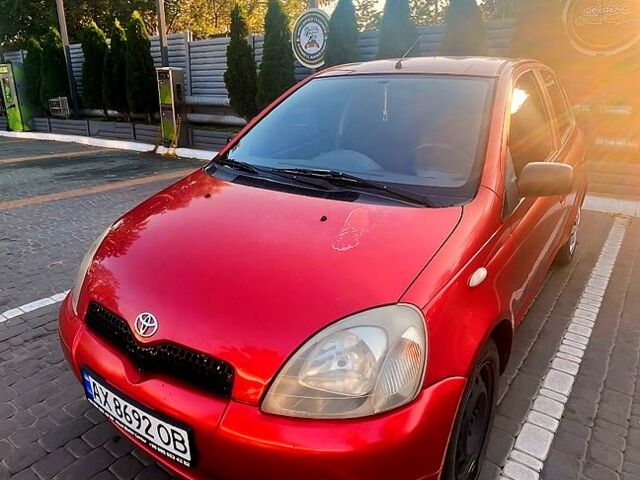 Червоний Тойота Яріс, об'ємом двигуна 1.3 л та пробігом 199 тис. км за 4000 $, фото 1 на Automoto.ua