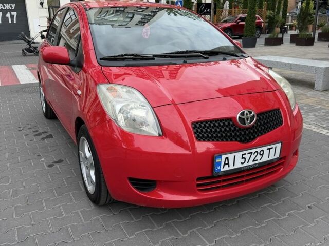 Червоний Тойота Яріс, об'ємом двигуна 1.3 л та пробігом 228 тис. км за 5197 $, фото 1 на Automoto.ua