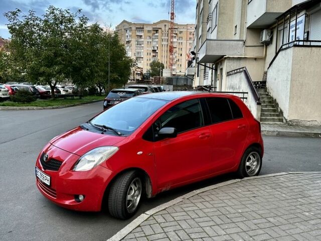 Красный Тойота Ярис, объемом двигателя 1.4 л и пробегом 380 тыс. км за 4800 $, фото 1 на Automoto.ua