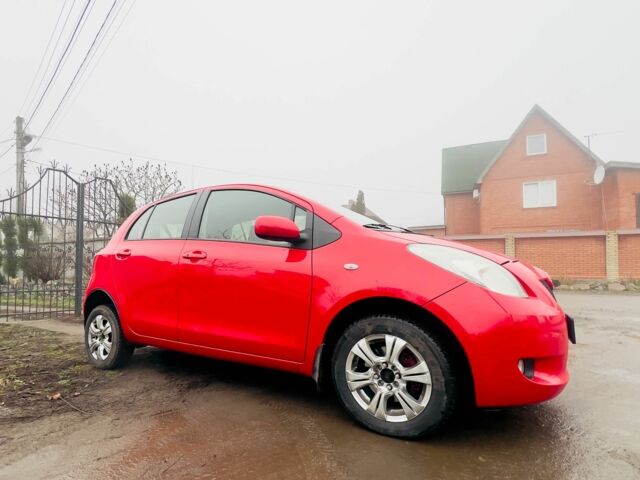 Червоний Тойота Яріс, об'ємом двигуна 0 л та пробігом 93 тис. км за 5555 $, фото 1 на Automoto.ua