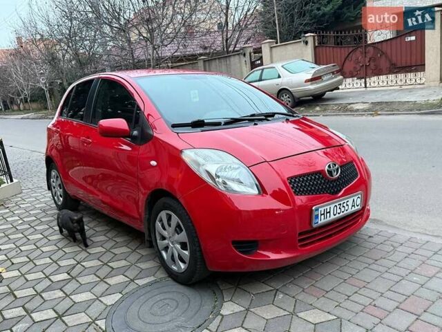 Червоний Тойота Яріс, об'ємом двигуна 1.3 л та пробігом 185 тис. км за 5300 $, фото 1 на Automoto.ua