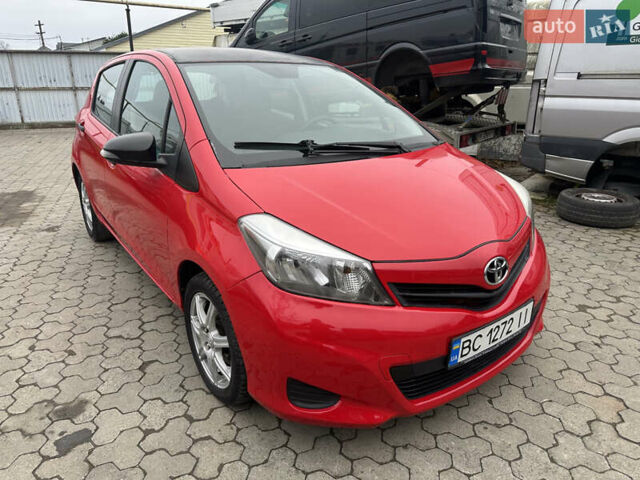 Червоний Тойота Яріс, об'ємом двигуна 1.36 л та пробігом 127 тис. км за 5950 $, фото 1 на Automoto.ua