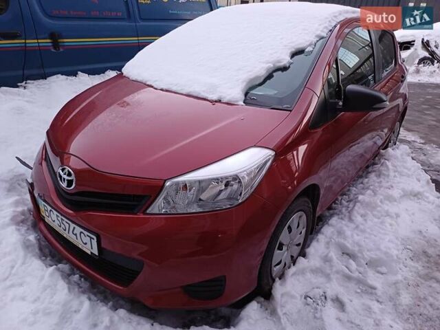 Красный Тойота Ярис, объемом двигателя 1 л и пробегом 75 тыс. км за 5300 $, фото 1 на Automoto.ua