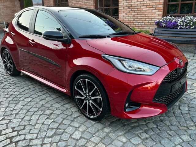 Тойота Яріс 2023 у Ужгороді на Automoto.ua Червоний Тойота Яріс, об'ємом двигуна 1.5 л та пробігом 30 тис. км за 11000 $, фото 1 на Automoto.ua